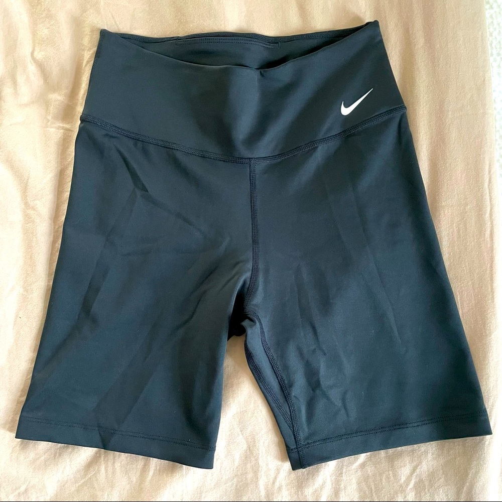 Nike One Women’s 6” Bike Shorts - Size small, black